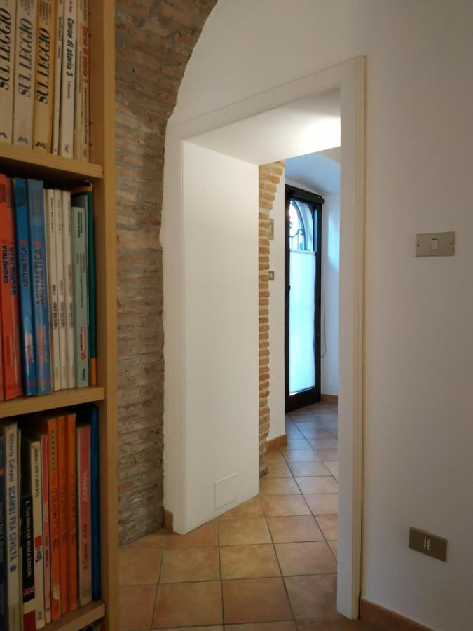 Bed And Breakfast In Piazza Orazio Venosa Exterior photo